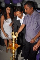 Tashu Kaushik Launches Naturals Family Salon